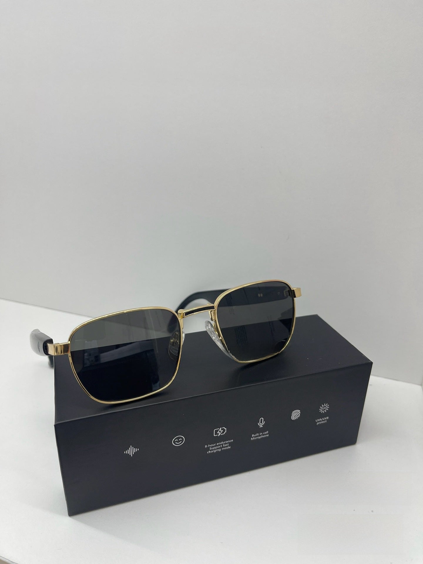 Smart glasses - suitable for both men and women, Bluetooth Connectivity, Interchangeable Lenses, Lightweight Design 70G, Touch Controls, Battery Capacity 180mAh,