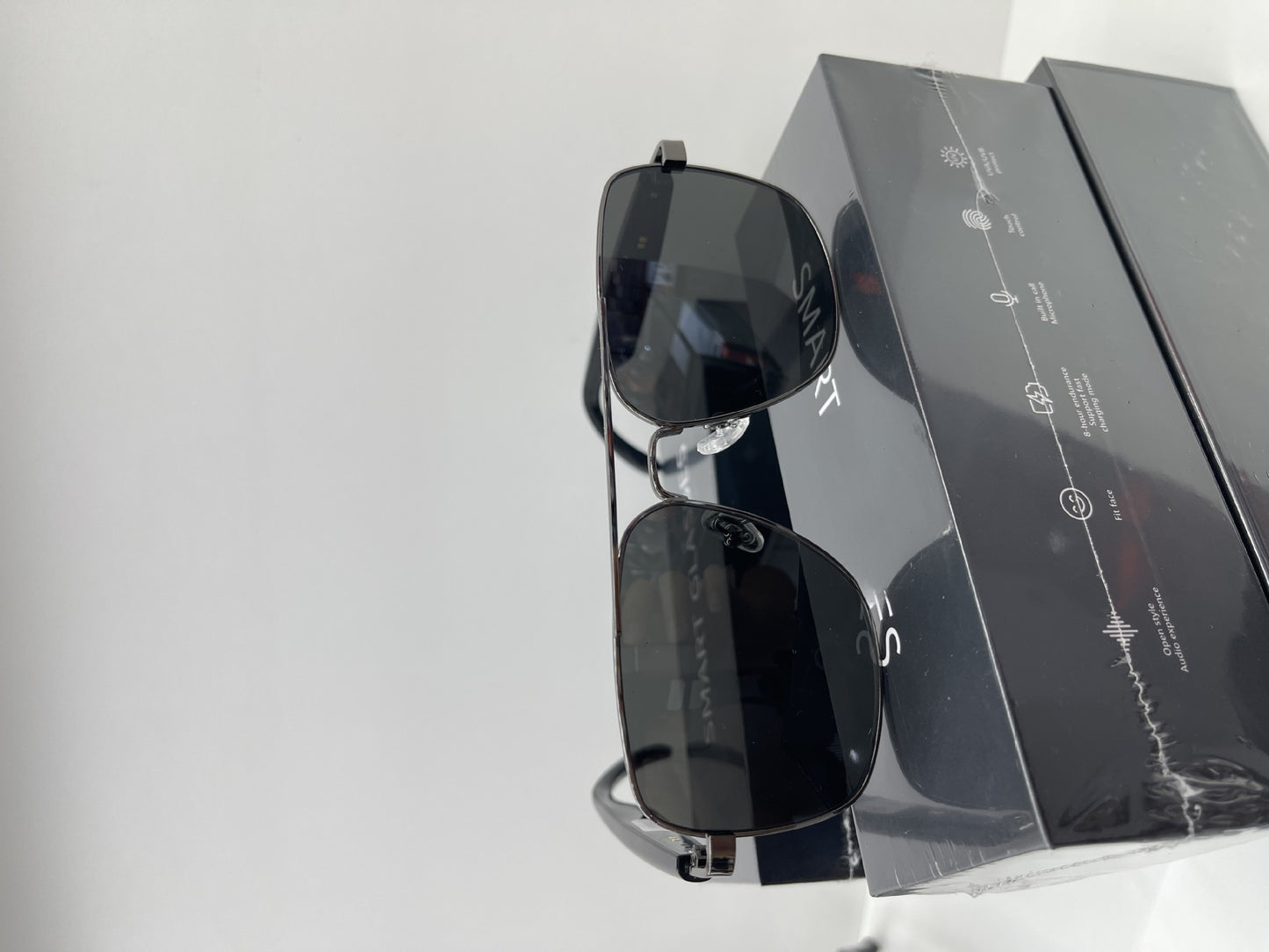 Smart glasses - suitable for both men and women, Bluetooth Connectivity, Interchangeable Lenses, Lightweight Design 70G, Touch Controls, Battery Capacity 180mAh,