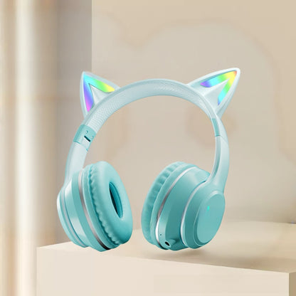 Over-ear Bluetooth headset Features stylish cat ears with customizable breathing lights, offering a unique aesthetic for gaming and fashion.