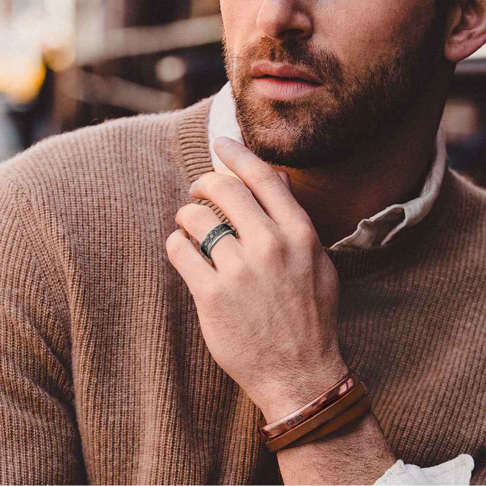 Smart ring made of titanium and steel
