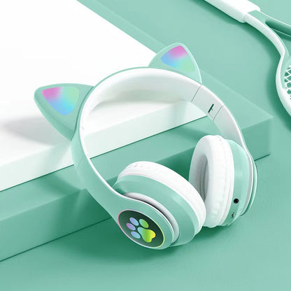 Over-ear Bluetooth headset Features stylish cat ears with customizable breathing lights, offering a unique aesthetic for gaming and fashion.