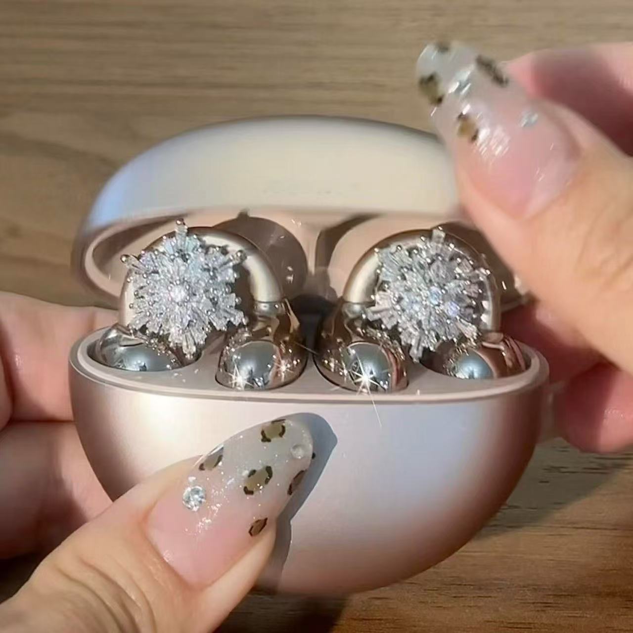 Fashion Diamond Earphone Clip Accessories