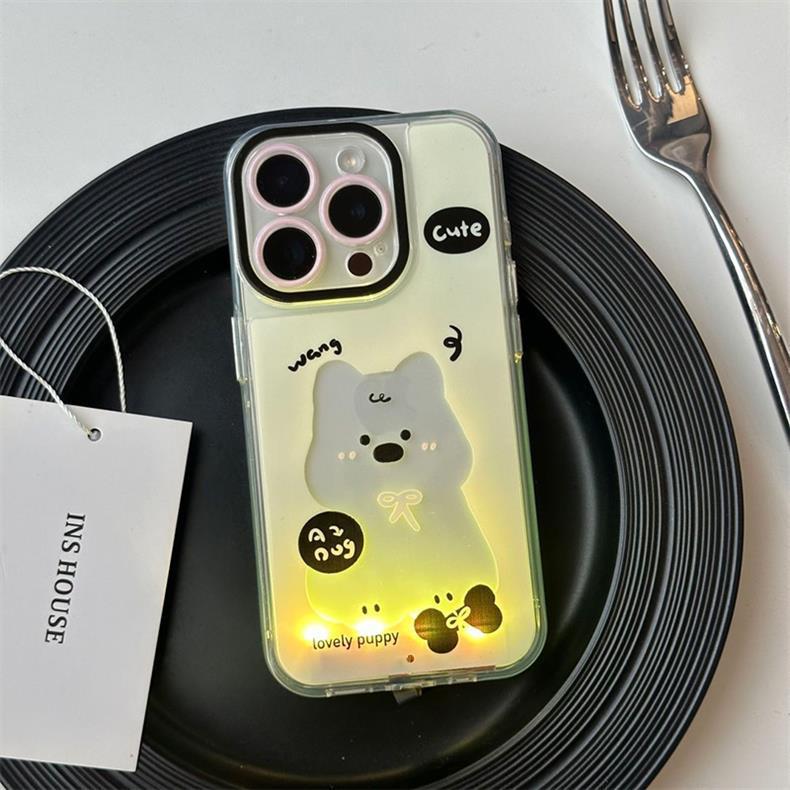 Cool-looking phone case that glows when receiving calls, perfect If you are looking to add a unique and fashionable touch to your phones.